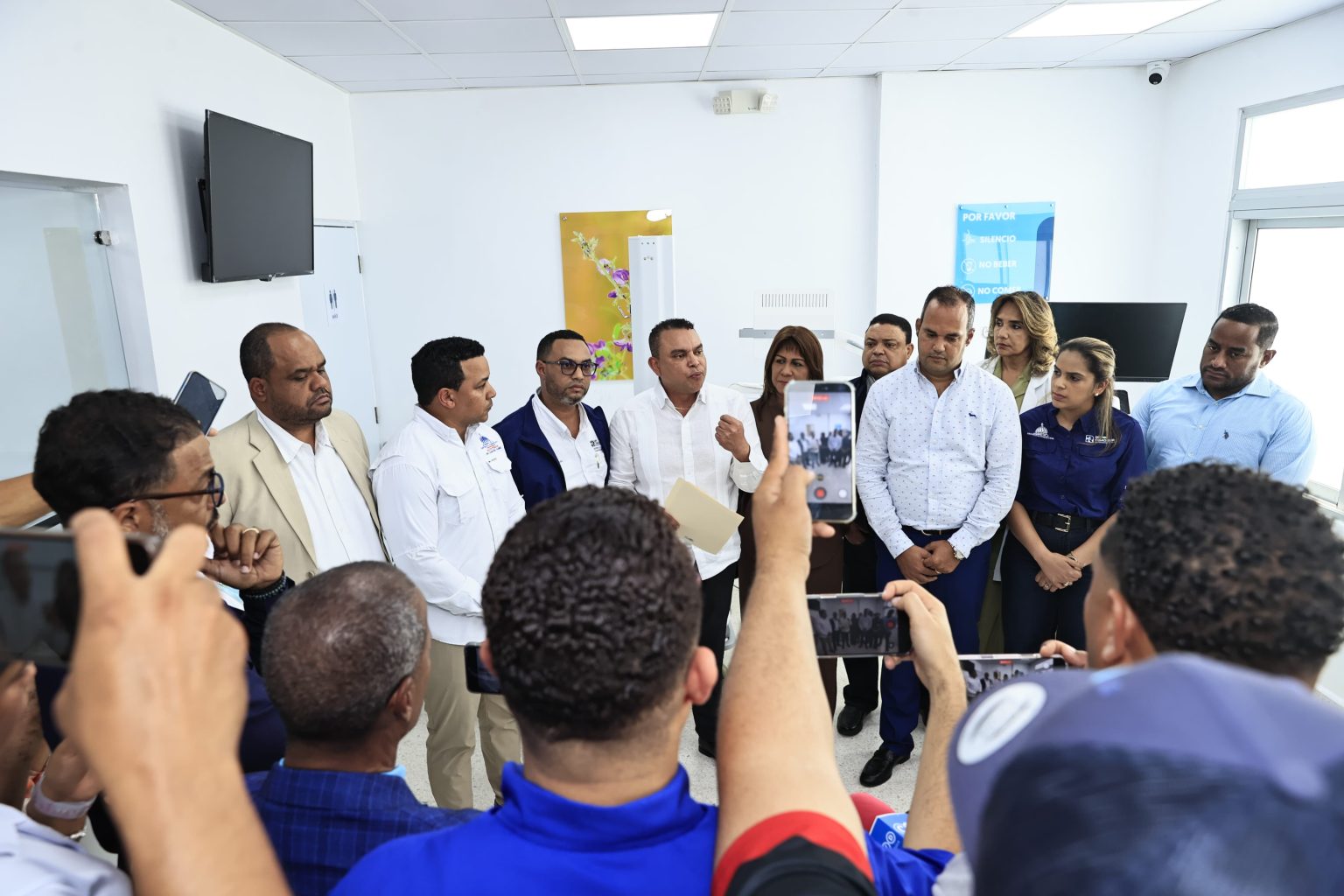 Dr. Landrón supervisa hospitales de Maimón, Cevicos y Cotuí para fortalecer atención de salud más humana y digna