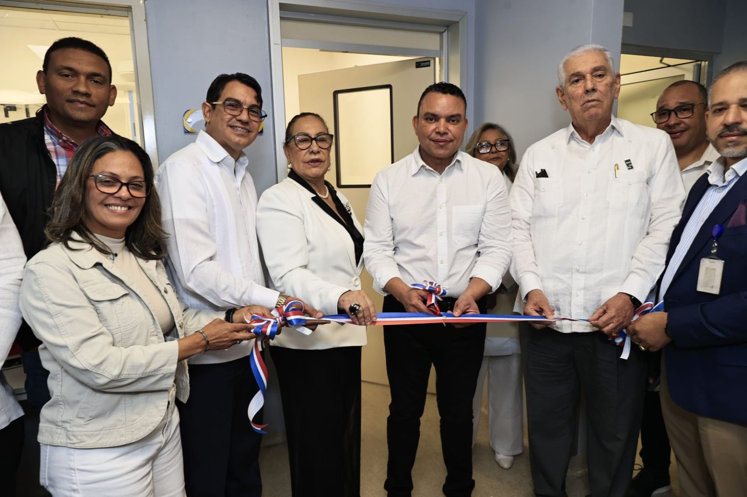 Titular SNS encabeza reunión con directores del Cibao e inaugura Unidad de Tomografía Panorámica en el Cabral y Báez