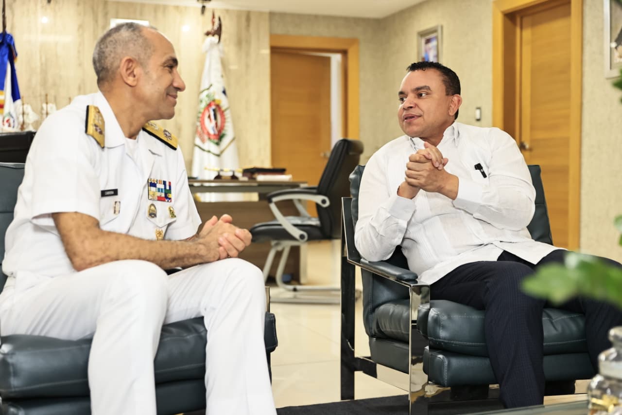 Director del SNS y presidente de la DNCD establecerán acuerdo para el manejo adecuado de psicofármacos