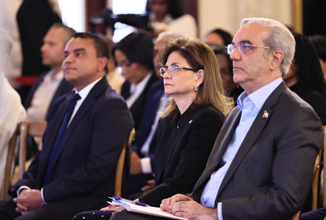 Presidente Abinader encabeza presentación de avances en salud mental a nivel nacional y se habilitará línea de servicio 811 de salud mental, gratuita y confidencial