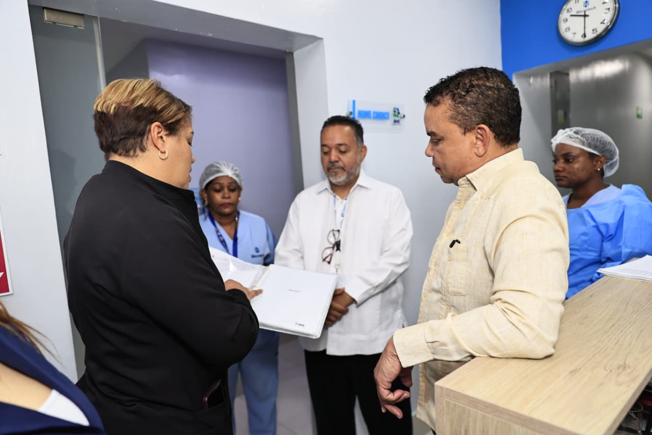 SNS garantiza al 100% suministros de los programas de diálisis peritoneal, hemodiálisis y nutrición de la Red Pública