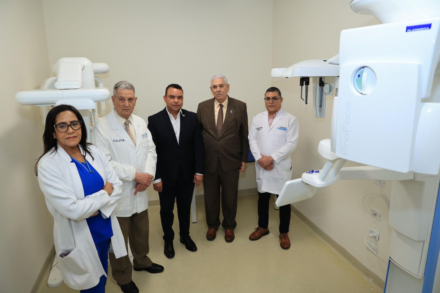 SNS fortalece atención de salud bucal con entrega de tomógrafos dentales y panorámicos en ocho hospitales, con una inversión total que supera los 63 millones de pesos